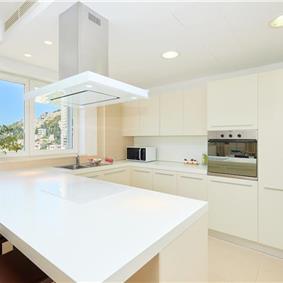 3 bedroom apartment with sea views in Dubrovnik, sleeps 6